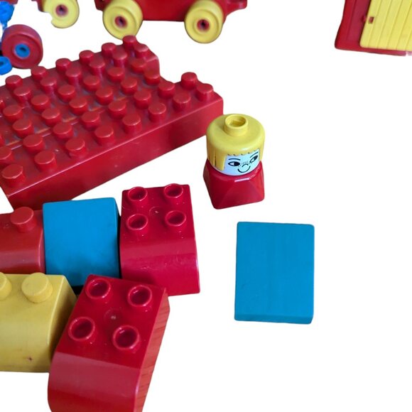 Vintage Lego Duplo Lot Train Cars Animals Plate Windows Boat People - Picture 7 of 9